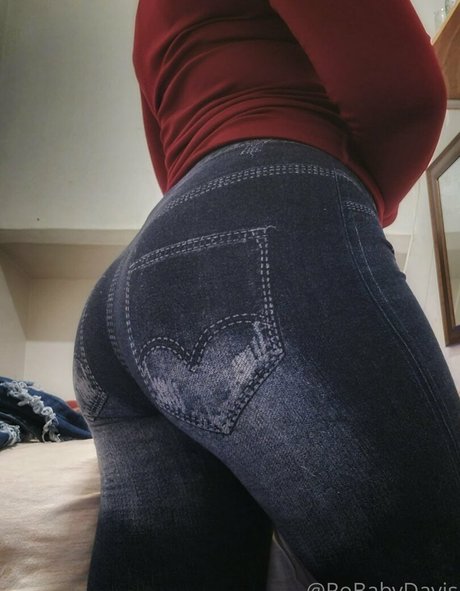 robaby 美しいモデル 写真