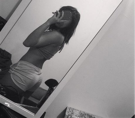 Mika Daime ヌードのポルノスター 画像