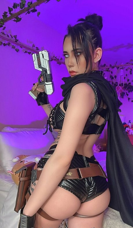 コスプレ フェムボーイ オンリーファンズ ヌード 画像