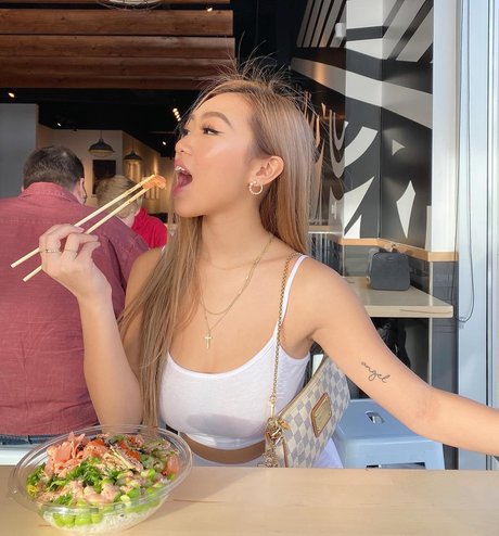 金髪の小柄なOnlyFans 美しいxxx 写真