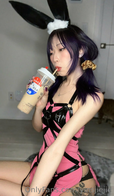 yinsdere ヌードのポルノスター 画像