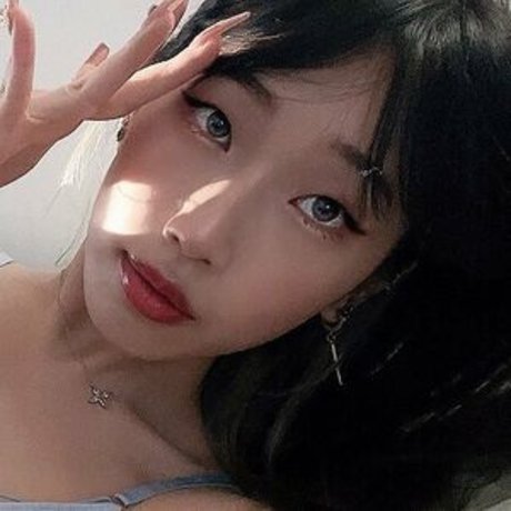 アマチュアアジア人OnlyFans セクシー 画像