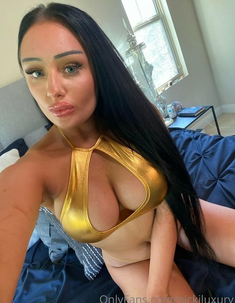 nickiluxury ポルノモデル 画像
