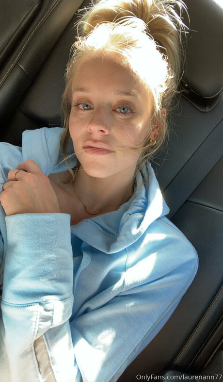 laurenann77 アートモデル 画像