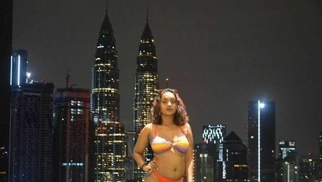 Indian Exhibition ヌード女優 写真