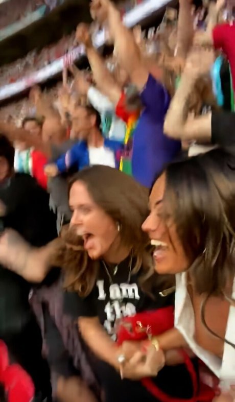 Jules Breach 独占ポルノスター ギャラリー