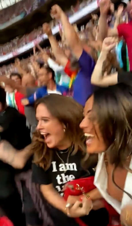 黒髪の熟女OnlyFans アートポルノ 写真