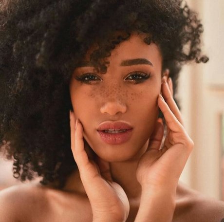 ティーンヌードOnlyFans セクシーxxx ギャラリー