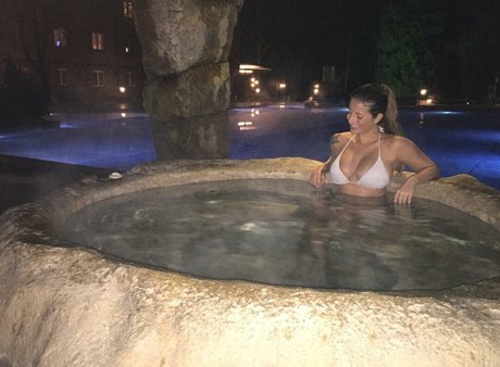 ティーンのおっぱいOnlyFans ホットポルノ 画像