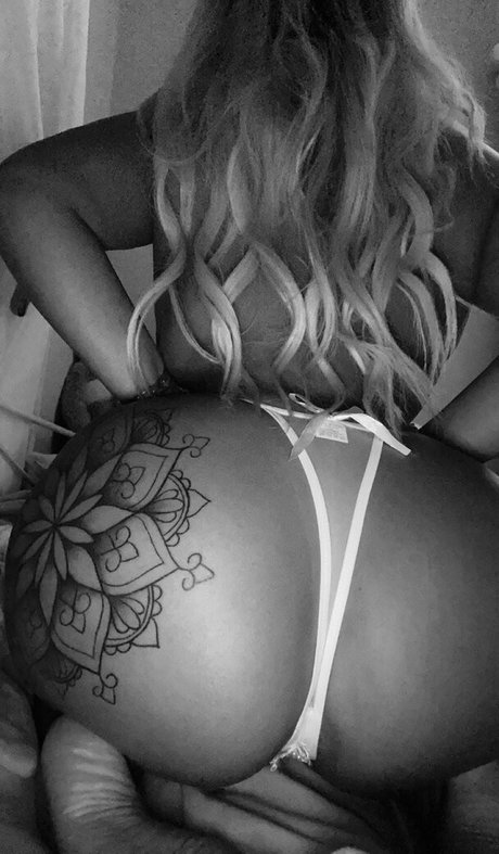 Chazbondsfield1 アート女優 写真