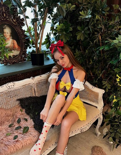 yaadashulya ホットなポルノスター 写真