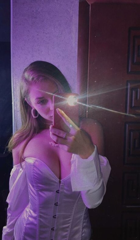 yaadashulya アダルト女優 写真