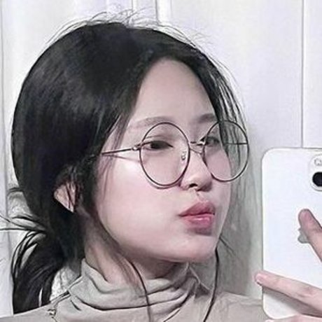 w__0 0__n エロティック女優 写真