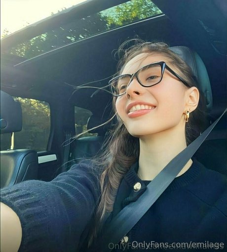 emilage スター ヌード 画像