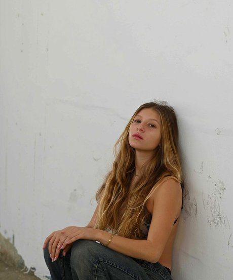 Roni Zouler 素敵なモデル 写真