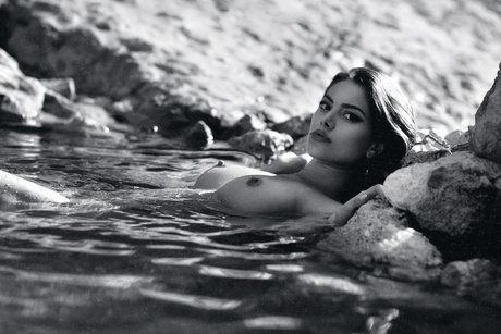 Alena Apollonova ホットなモデル 写真