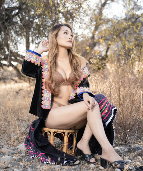 Mai V Yang ヌードのポルノスター アーカイブ