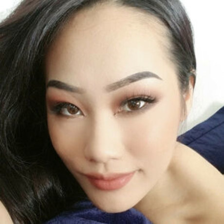 Mai V Yang ヌードモデル 写真