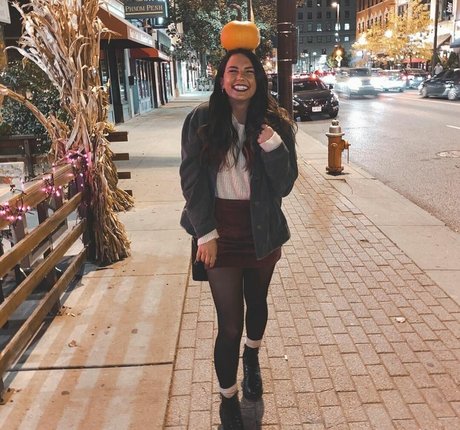 黒髪の熟女OnlyFans ホット 写真