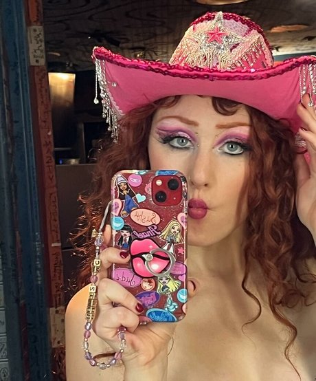 Chappell Roan ヌードモデル 写真