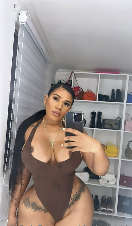 Desirethhhh 無料女優 画像