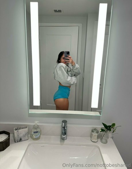 ビキニストリップOnlyFans ホットxxx 写真