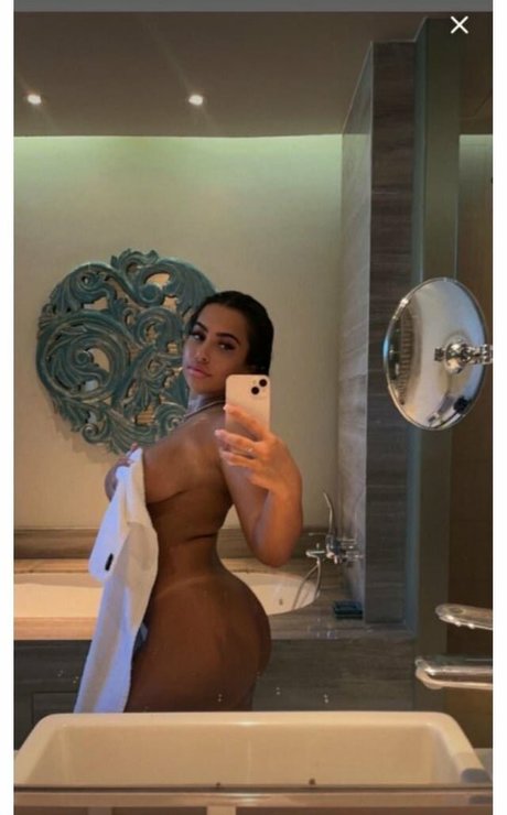 ブルネットの看護師OnlyFans 無料 写真