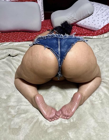 小柄なブロンドの熟女OnlyFans トップ 写真