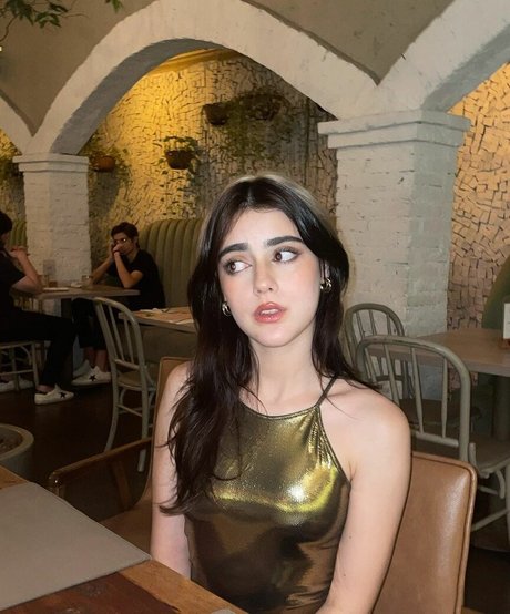 最もホットなOnlyFans セクシー裸 写真