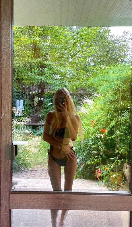 大きな黒い猫OnlyFans ポルノ 写真