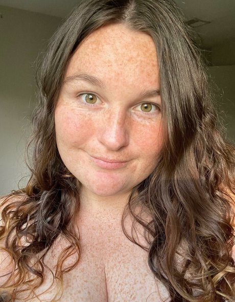 Freckled Baby ヌードのポルノスター 画像