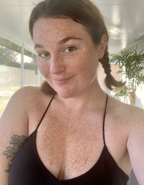 Freckled Baby アート女優 写真