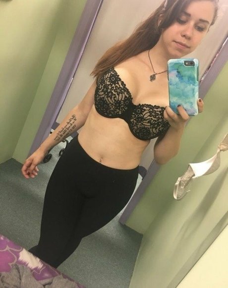 Emily Giangaspro 最高のスター 写真