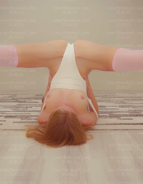 Smeksi Utka ポルノ女優 画像