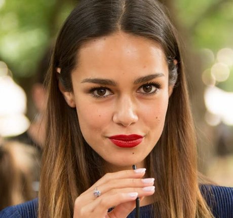 Narine Kagramanyan ヌードモデル 写真