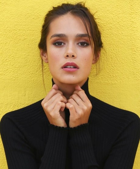 Narine Kagramanyan 美しいモデル アーカイブ