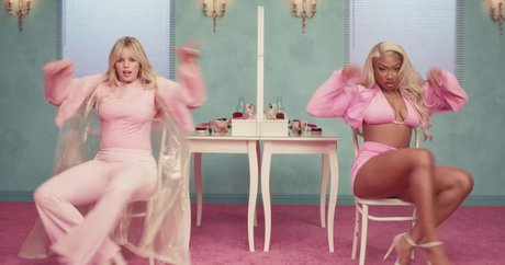 Renee Rapp ポルノスター HD ギャラリー