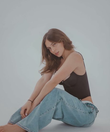 Lola Juarez アートスター 写真