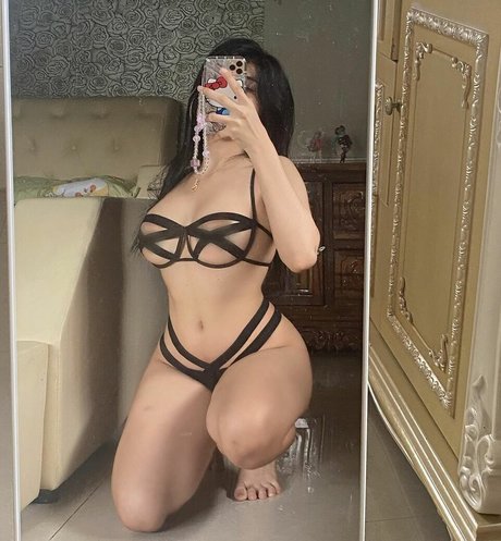 Juu Lynn アダルトスター 写真