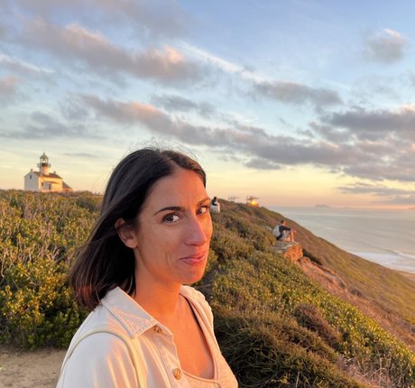 Emily Varadian ヌードモデル 写真