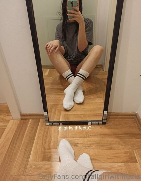 tallgirlwithfeets アート女優 画像