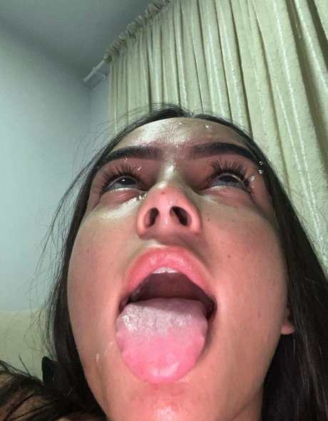 Emily Ferrer HDモデル 画像