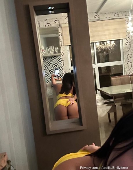 Emily Ferrer ポルノスター ヌード 写真