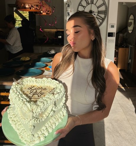 黒髪の熟女OnlyFans 素敵 写真