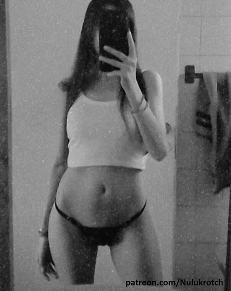 Nulukrotch ヌードモデル ギャラリー