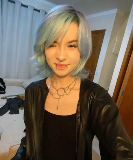 ニューハーフ 熟女 OnlyFans ホットポルノ 画像