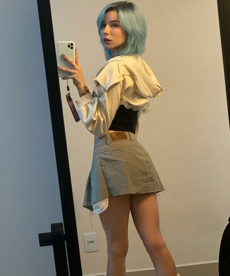 Luh Setra HDポルノスター 写真