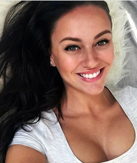 Bianca Jordan ポルノスター エロティック 画像