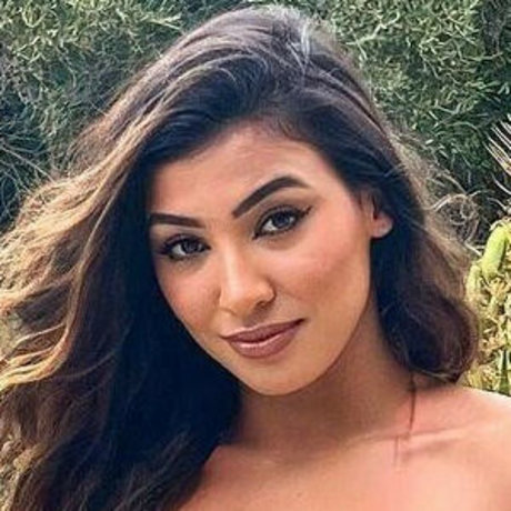 Nourhene Hocini 美しいスター 画像