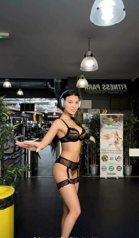 Nourhene Hocini 限定スター アーカイブ